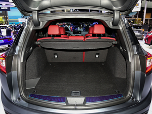 2021款2.0T 钻享·A-Spec运动款 SH-AWD 磨砂皓灰 行李厢空间