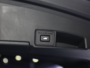 2021款2.0T 钻享·A-Spec运动款 SH-AWD 磨砂皓灰 空间座椅