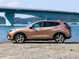 2016款1.5T 两驱尊享版 正侧（左）