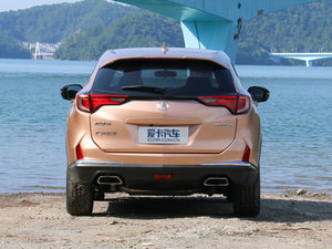 2016款1.5T 两驱尊享版 正后	