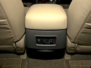 2011款3.0GLX 自动版 空间座椅