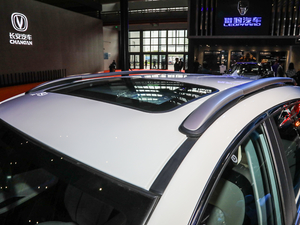 2019款1.5T CVT驾适版 车顶