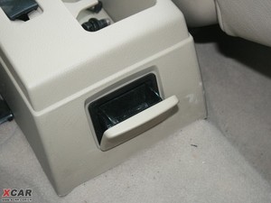 2009款2.0L 手动四驱豪华艺术版 空间座椅