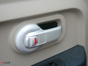 2009款2.0L 手动四驱豪华艺术版 空间座椅
