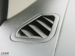 2009款2.0L 手动四驱豪华艺术版 中控区
