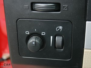 2009款2.0L 手动四驱豪华艺术版 中控区