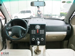 2009款2.0L 手动四驱豪华运动版 内饰全景