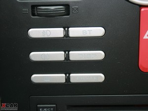 2009款2.0L 手动四驱豪华艺术版 中控区