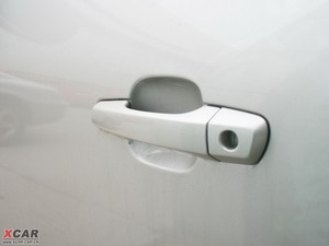 2009款2.0L 手动四驱豪华运动版 主驾门拉手