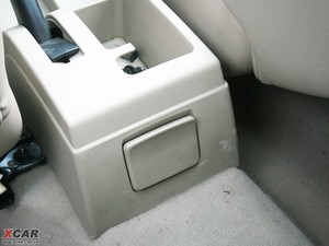 2009款2.0L 手动四驱豪华艺术版 空间座椅