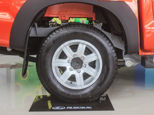 2017款1.9T 柴油手动四驱卓越标双版 轮圈