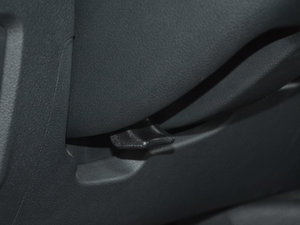 2017款1.9T 柴油手动两驱进取大双版 空间座椅