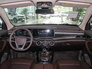 2018款1.6T 手动精英型 内饰全景