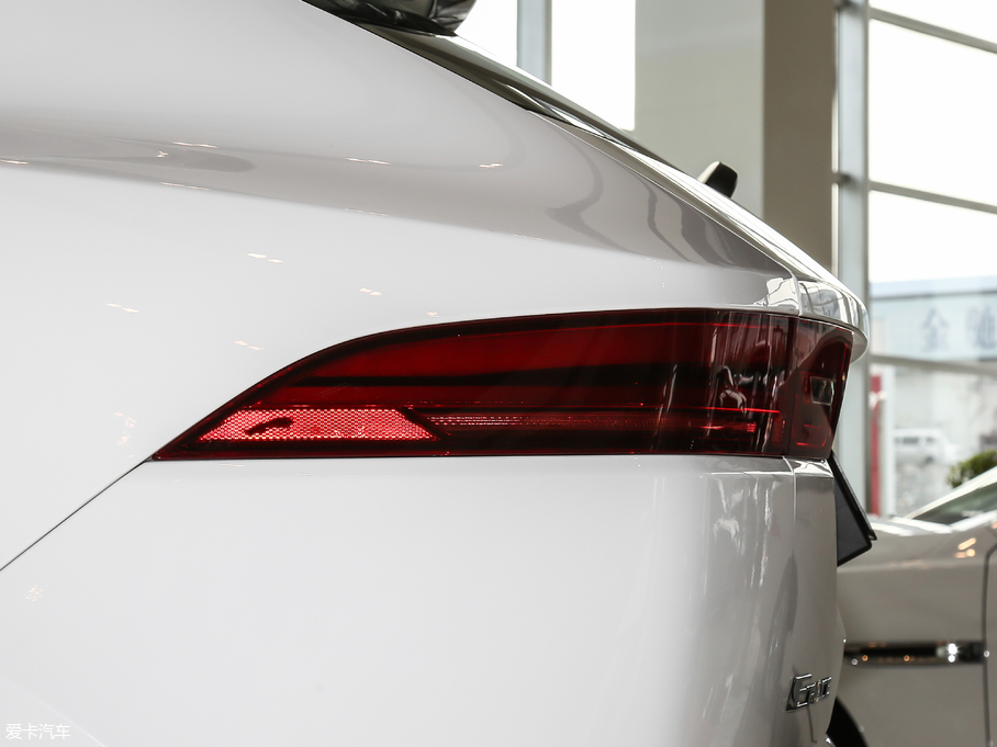 2018ݱE-PACE P250 SE