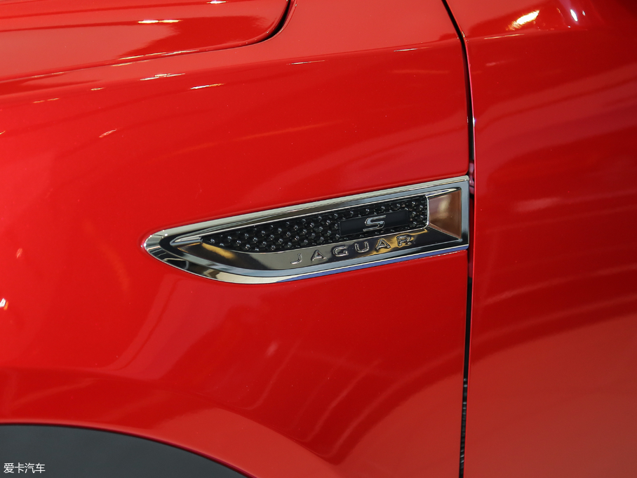 2018��ݱ�E-PACE P200 S