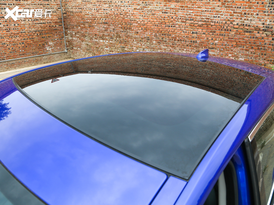 2018��ݱ�E-PACE P250 S ��VI