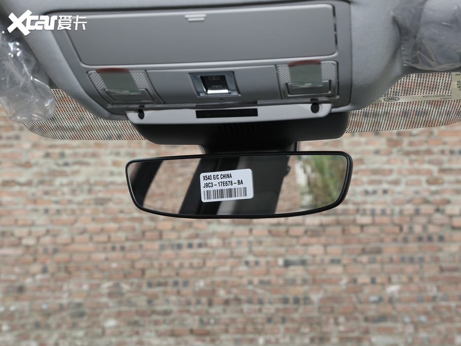 2018��ݱ�E-PACE P250 S ��VI