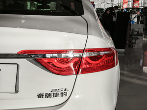 2019款250PS 四驱尊享版 尾灯