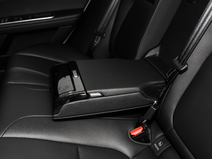 2019款2.0T 200PS 精英版 后排中央扶手