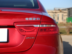 2019款2.0T 250PS 奢华版 尾灯