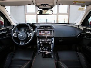 2019款2.0T 250PS 奢华版 内饰全景