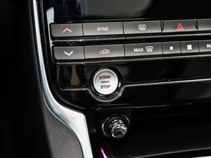 2019款2.0T 200PS 豪华版 中控区