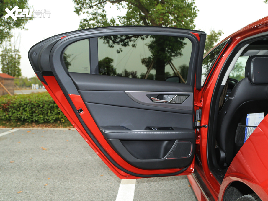 2020��ݱ�XEL 2.0T 250PS ���A�\�Ӱ�