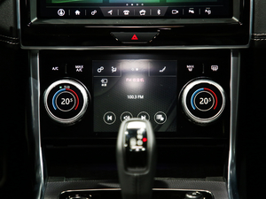 2020款2.0T 250PS 豪华运动版 空调调节