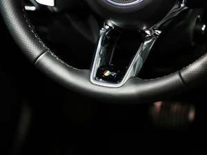 2020款2.0T 250PS 豪华运动版 中控区