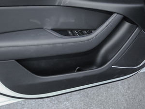 20202.0T 200PS M(jn)ȡ(yu)Ű ǰTg