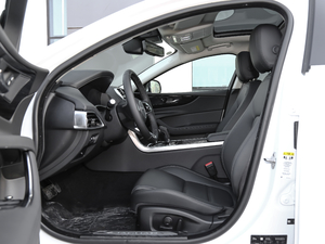 2020款2.0T 250PS 科技优雅版 前排空间