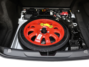2020款2.0T 250PS 科技优雅版 备胎