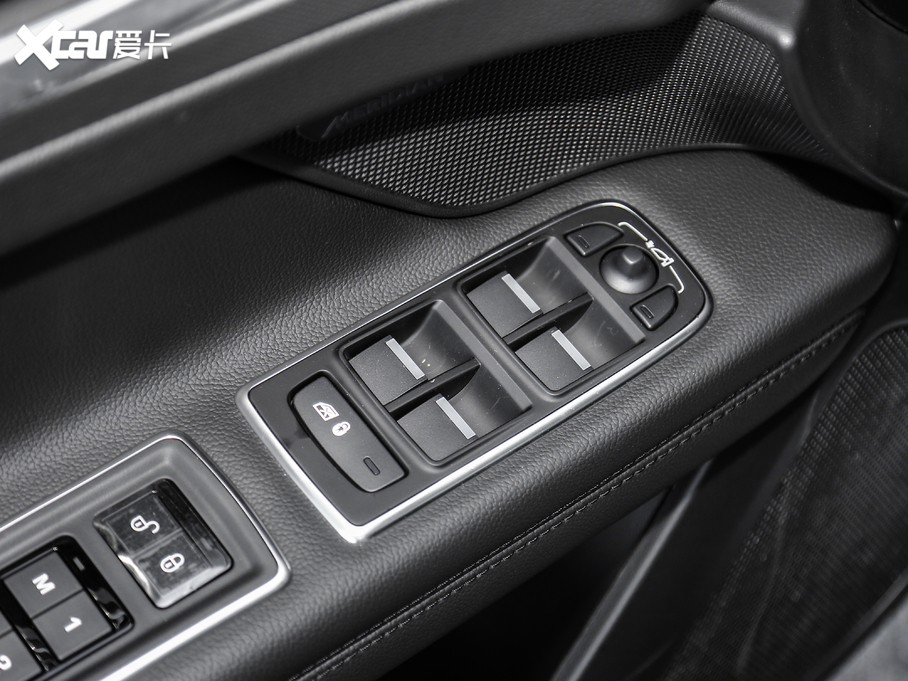 2020ݱXFL P200 (q)ِ