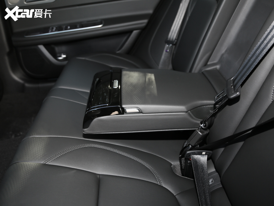 2020ݱXFL P200 򌾫Ӣ