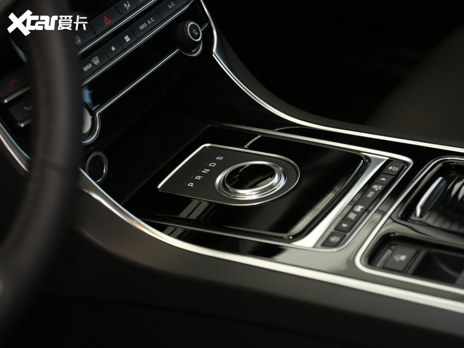 2020ݱXFL P200 (q)ِ