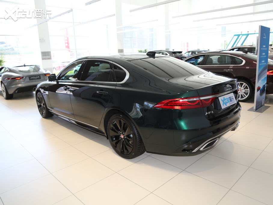 2021ݱXFL 2.0T P300 (q)Ş\Ӱ