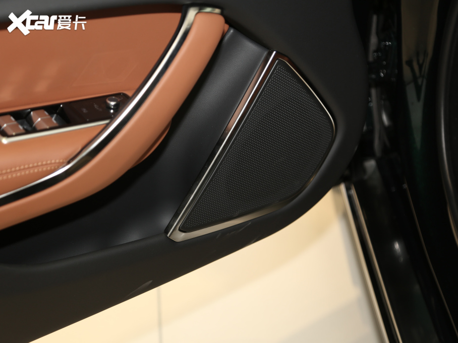 2021ݱXFL 2.0T P300 (q)Ş\Ӱ