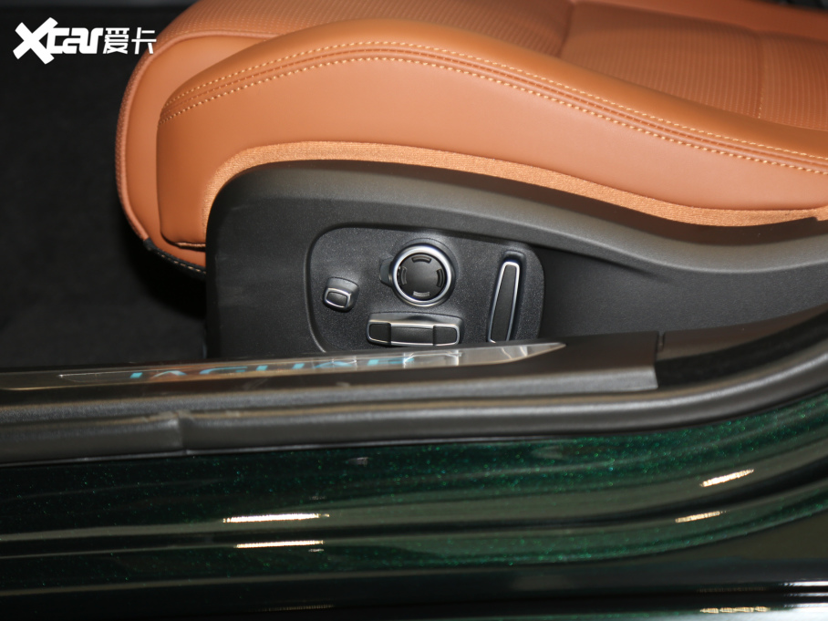 2021ݱXFL 2.0T P300 Ş\Ӱ