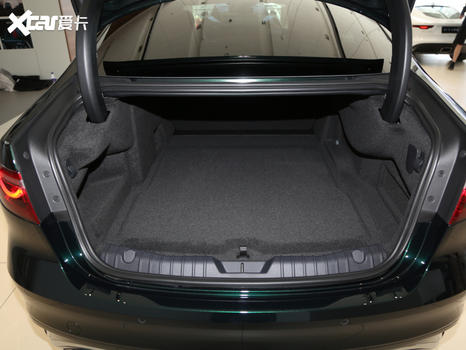 2021ݱXFL 2.0T P300 Ş\Ӱ