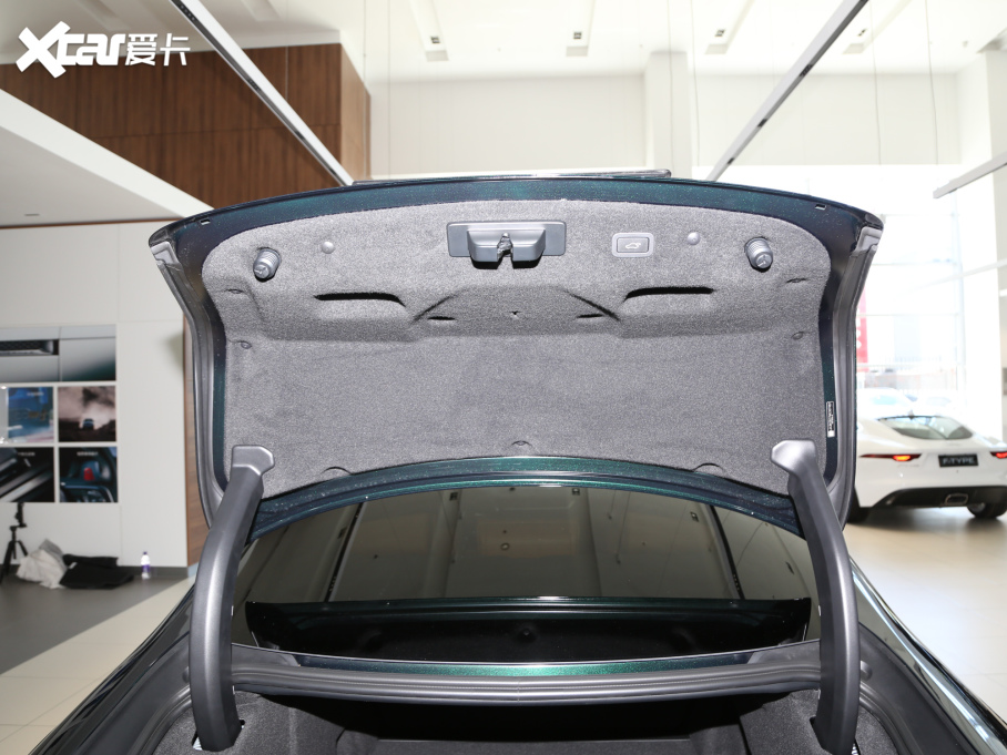 2021ݱXFL 2.0T P300 (q)Ş\Ӱ