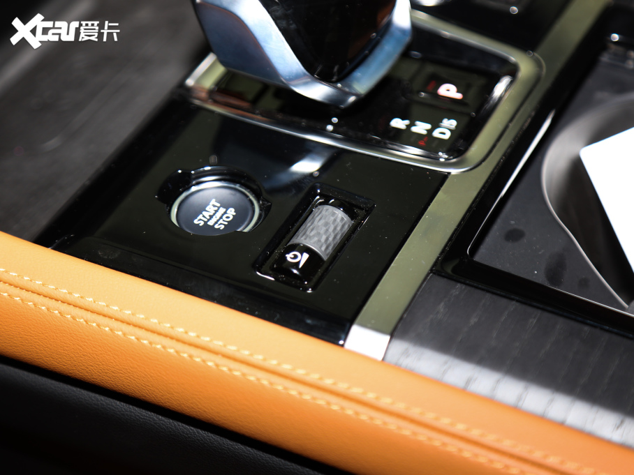 2021ݱXFL 2.0T P300 Ş\Ӱ