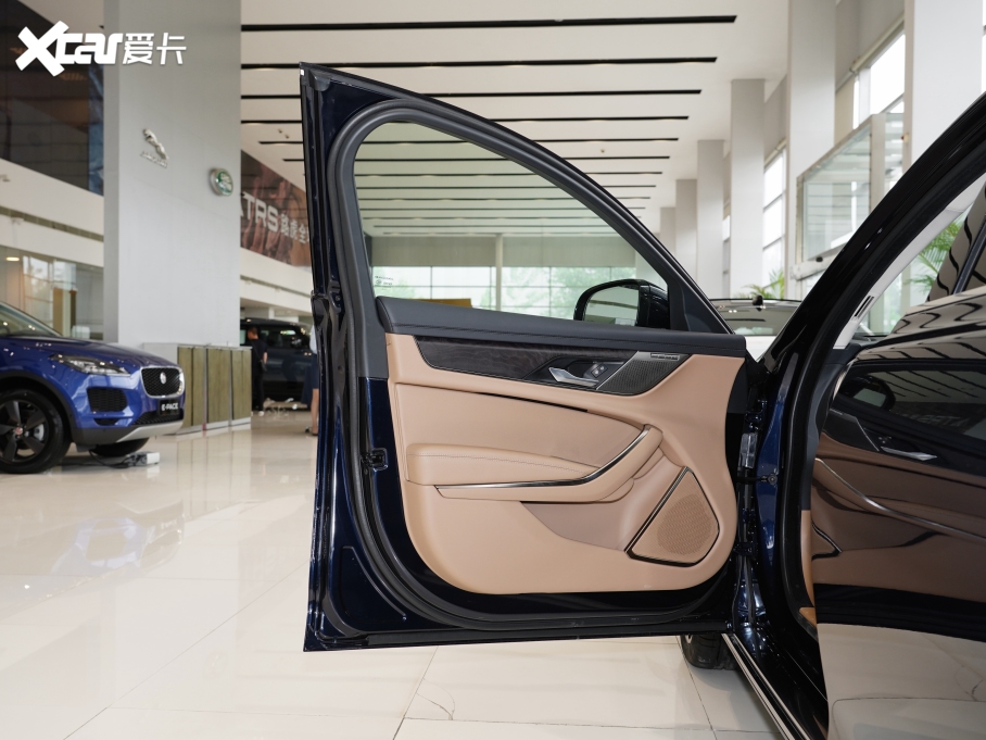 2021ݱXFL 2.0T P250 A