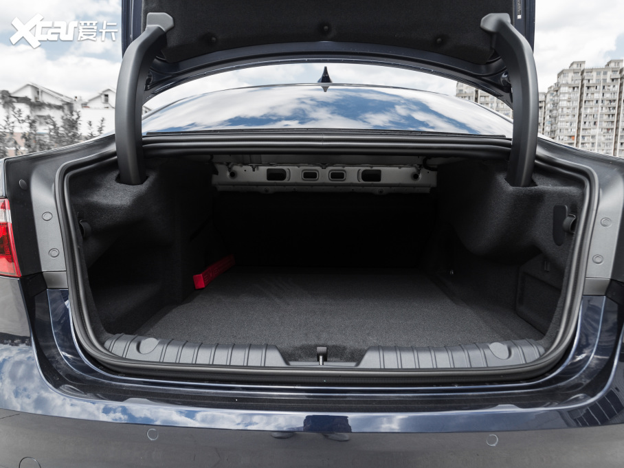 2021ݱXFL 2.0T P200 򌾫ӢA