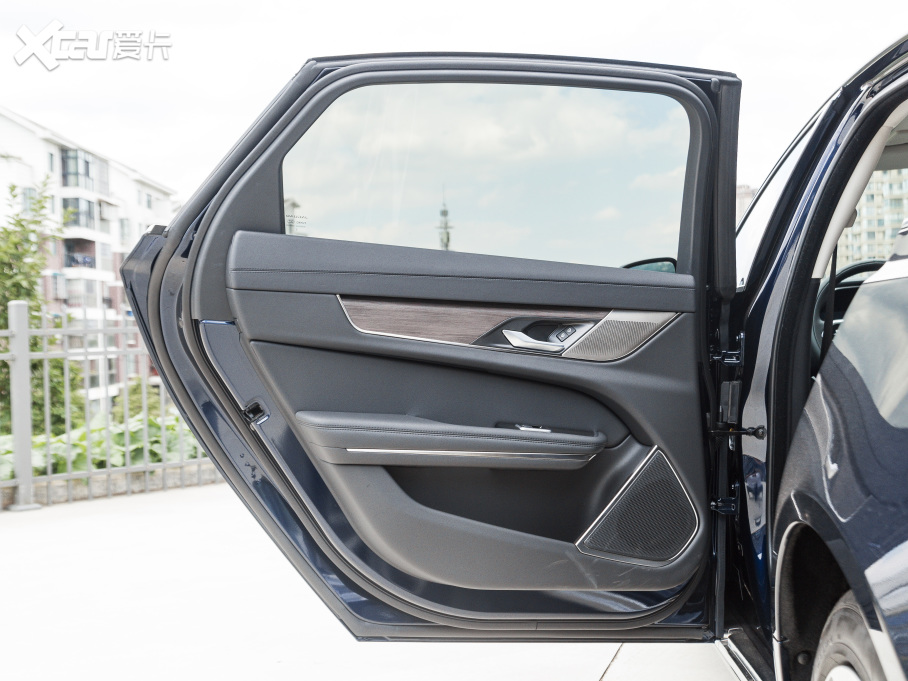 2021ݱXFL 2.0T P200 򌾫ӢA