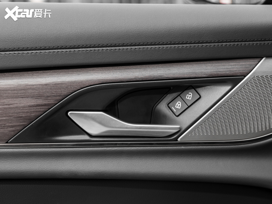 2021ݱXFL 2.0T P200 򌾫ӢA