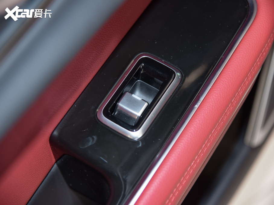 2021ݱXFL 2.0T P250 򌾫Ӣ\Ӱ