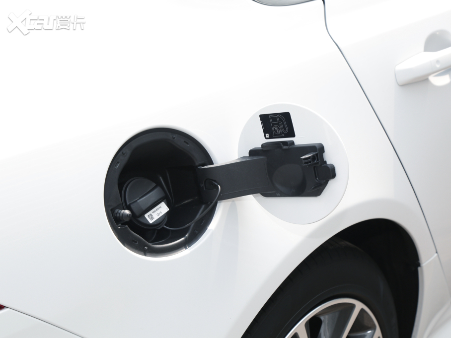 2022ݱXFL 2.0T P250 (q)Ӣ\Ӱ