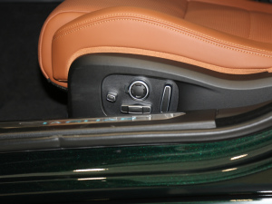 20212.0T P300 Ş\Ӱ {{