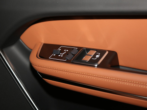 20212.0T P300 Ş\Ӱ п؅^