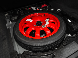 2021款2.0T P200 两驱精英豪华版 备胎